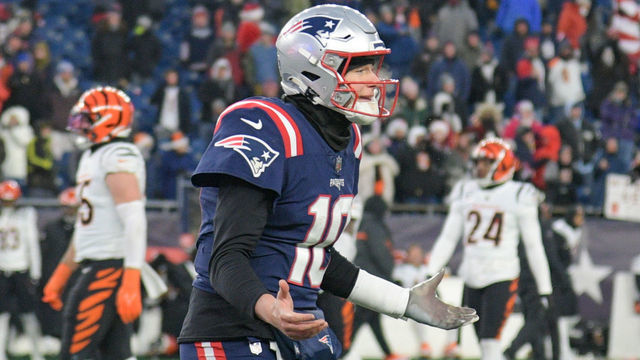 FOXBOROUGH, MA - DECEMBER 24: New England Patriots quarterback Mac Jones (10) reacts during a game between the New England Patriots and the Cincinnati Bengals on December 24, 2022, at Gillette Stadium in Foxborough, Massachusetts.