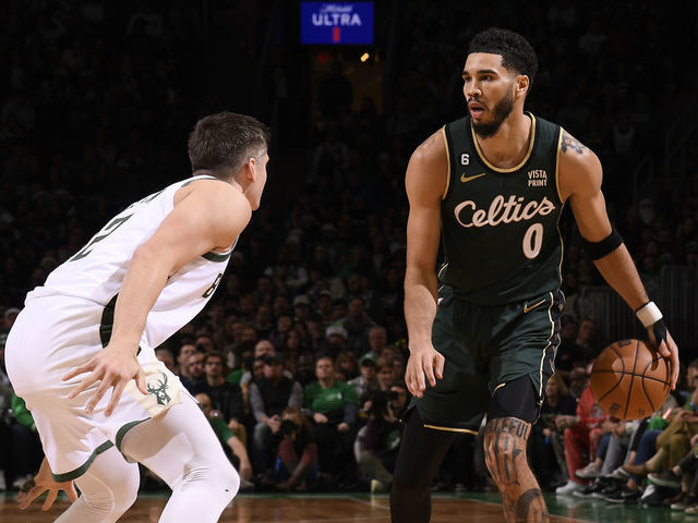 Jayson Tatum has 41 as Celtics push back on Giannis Antetokounmpo