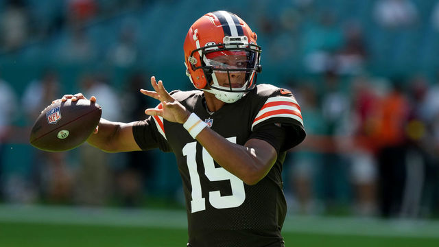 MIAMI GARDENS, FLORIDA - NOVEMBER 13: Joshua Dobbs #15 of the Cleveland Browns warms up prior to the game against the Miami Dolphins at Hard Rock Stadium on November 13, 2022 in Miami Gardens, Florida.