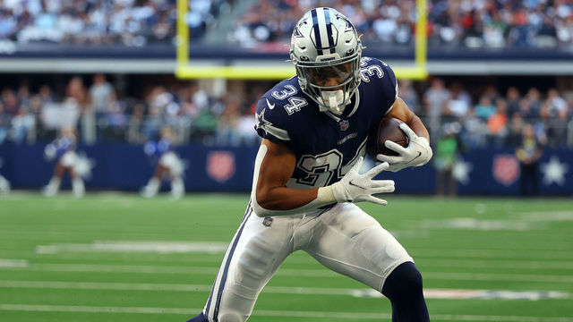 ARLINGTON, TEXAS - OCTOBER 30: Malik Davis #34 of the Dallas Cowboys runs the ball against the Chicago Bears at AT&T Stadium on October 30, 2022 in Arlington, Texas.