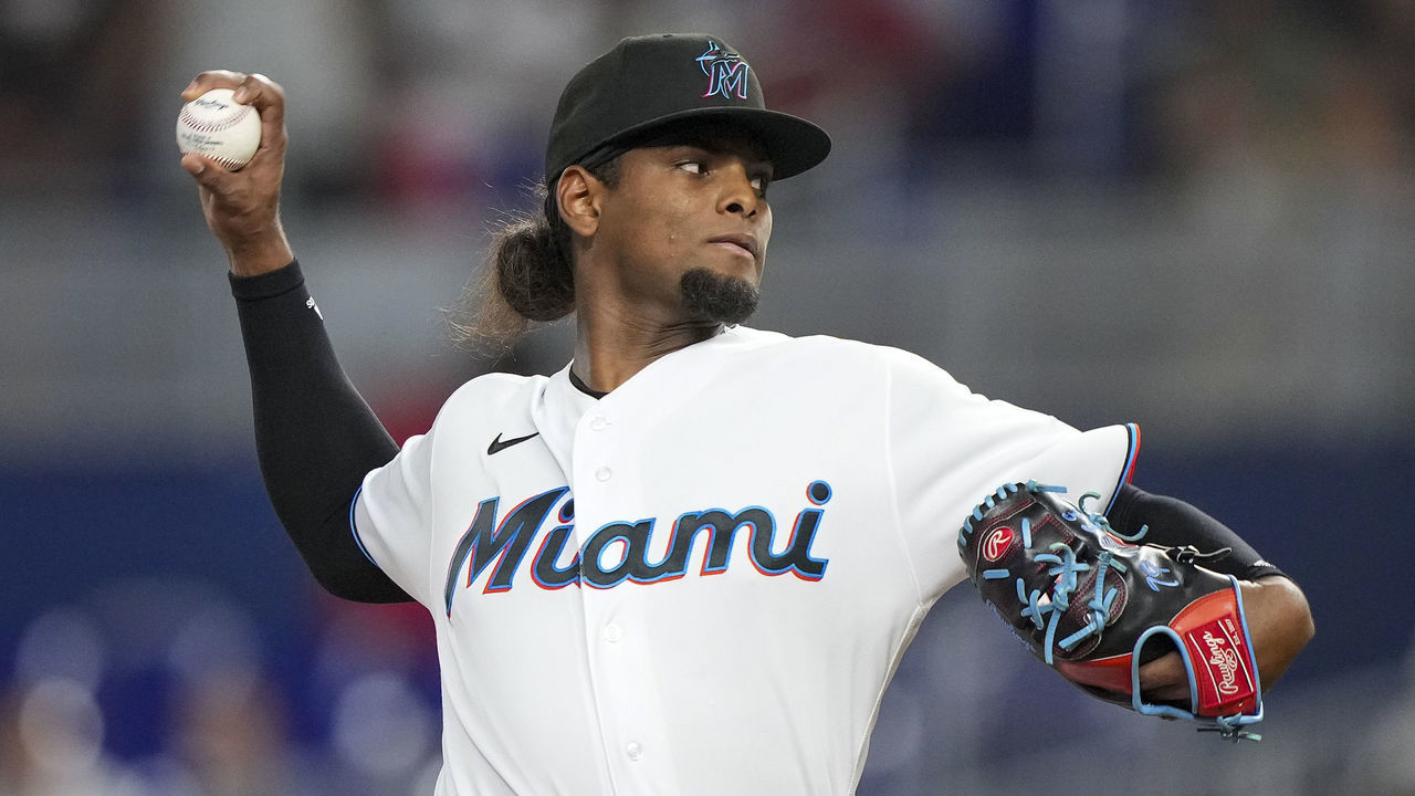 MIAMI, FLORIDA - AUGUST 16: Edward Cabrera #27 of the Miami Marlins throws a pitch during the second inning against the San Diego Padres at loanDepot park on August 16, 2022 in Miami, Florida.