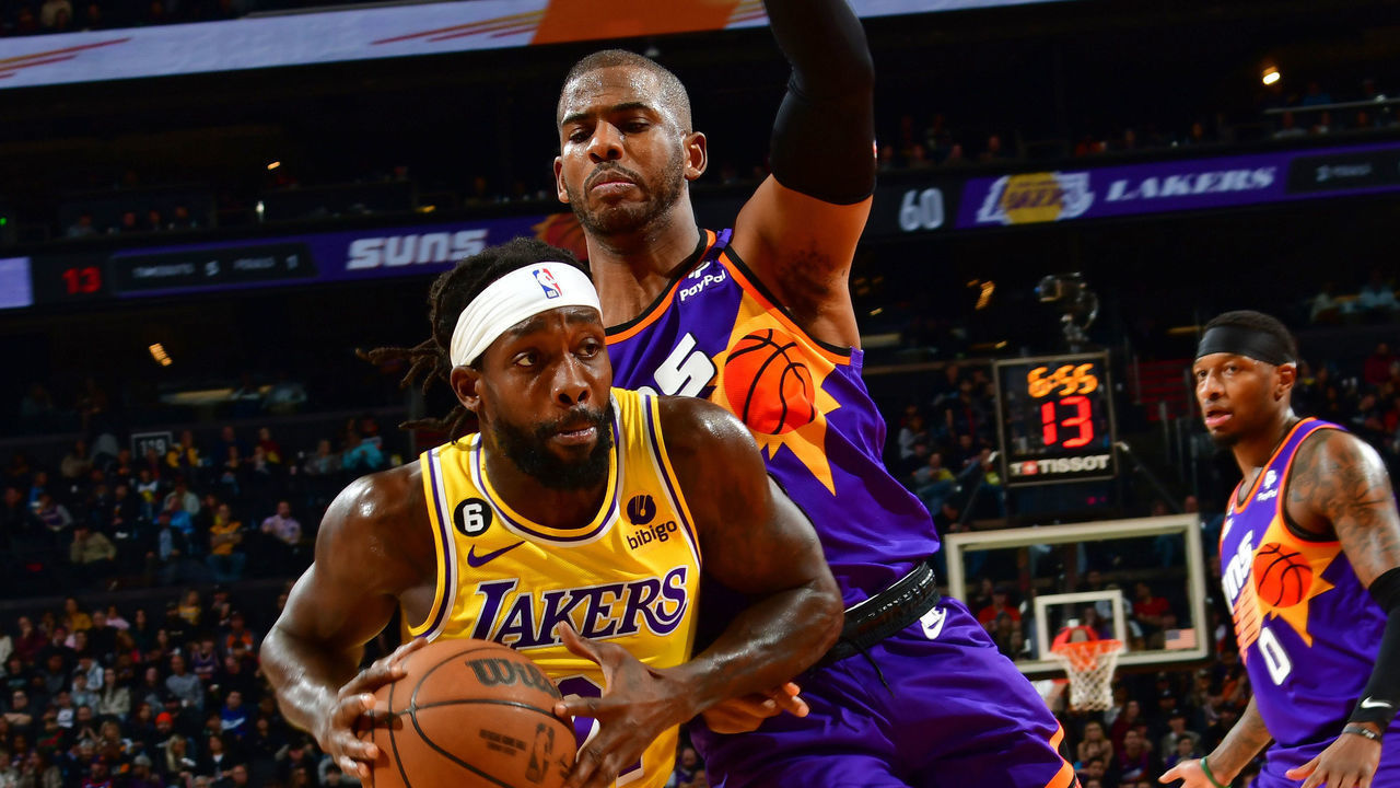 PHOENIX, AZ - DECEMBER 19: Patrick Beverly #21 of the Los Angeles Lakers drives to the basket during the game against the Phoenix Suns on December 19, 2022 at Footprint Center in Phoenix, Arizona. Mandatory Copyright Notice: Copyright 2022 NBAE