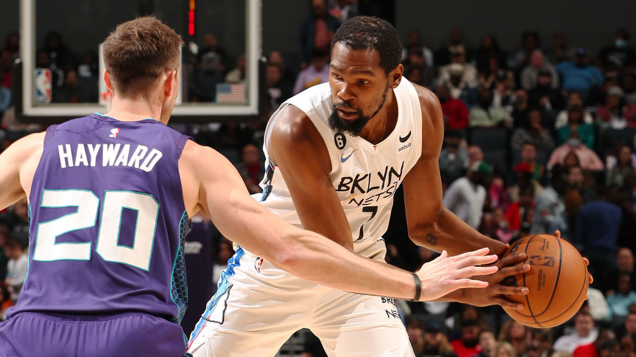 CHARLOTTE, NC - DECEMBER 31: Kevin Durant #7 of the Brooklyn Nets looks to pass the ball during the game against the Charlotte Hornets on December 31, 2022 at Spectrum Center in Charlotte, North Carolina. Mandatory Copyright Notice: Copyright 2022 NBAE
