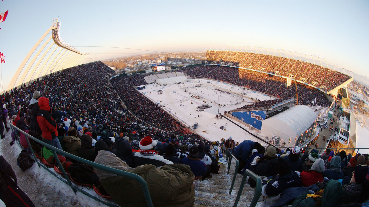 EDMONTON, CANADA - NOVEMBER 22: A general view of the stadium and ice rink as Edmonton Oilers take on the Montreal Canadiens for the Molson Canadien Heritage Classic on November 22, 2003 at Commonwealth Stadium in Edmonton, Canada. The Oilers defeated the Canadiens 2-0.
