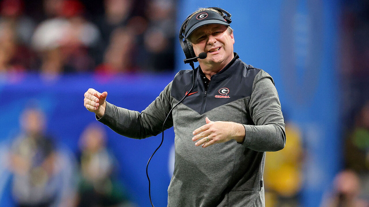 ATLANTA, GEORGIA - DECEMBER 31: Head coach Kirby Smart of the Georgia Bulldogs is seen on the sideline during the game against the Ohio State Buckeyes in the Chick-fil-A Peach Bowl at Mercedes-Benz Stadium on December 31, 2022 in Atlanta, Georgia.