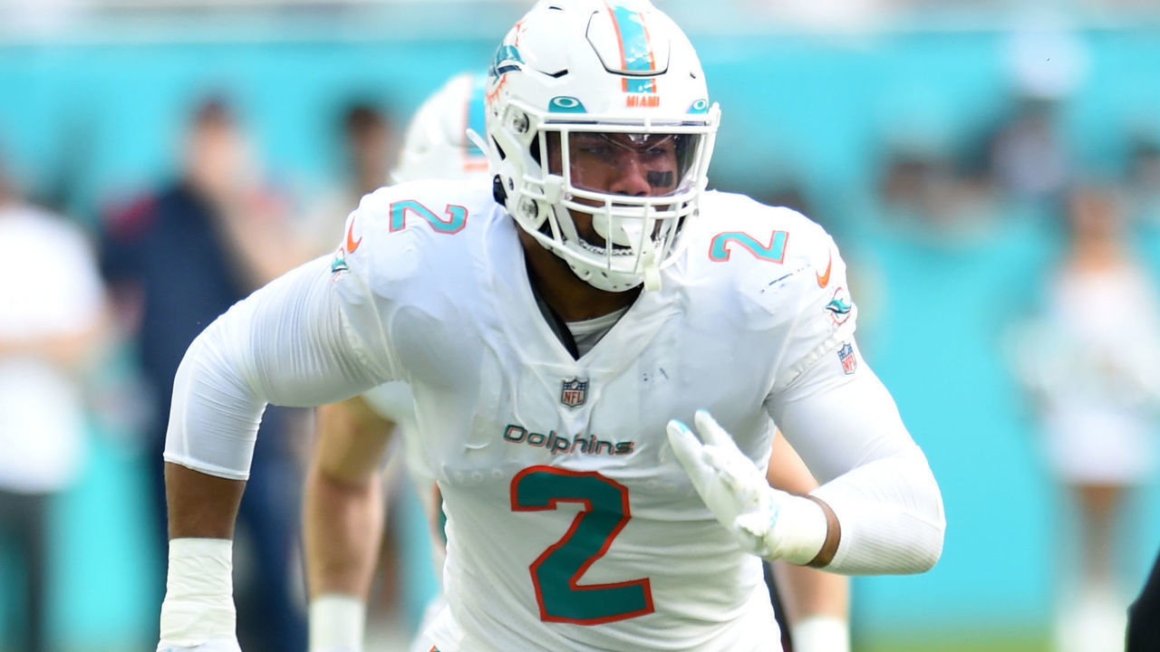 MIAMI GARDENS, FL - NOVEMBER 27: Miami Dolphins LB Bradley Chubb goes into action during the game featuring the Houston Texans and the Miami Dolphins on November 27, 2022 at Hard Rock Stadium in Miami Gardens, FL.