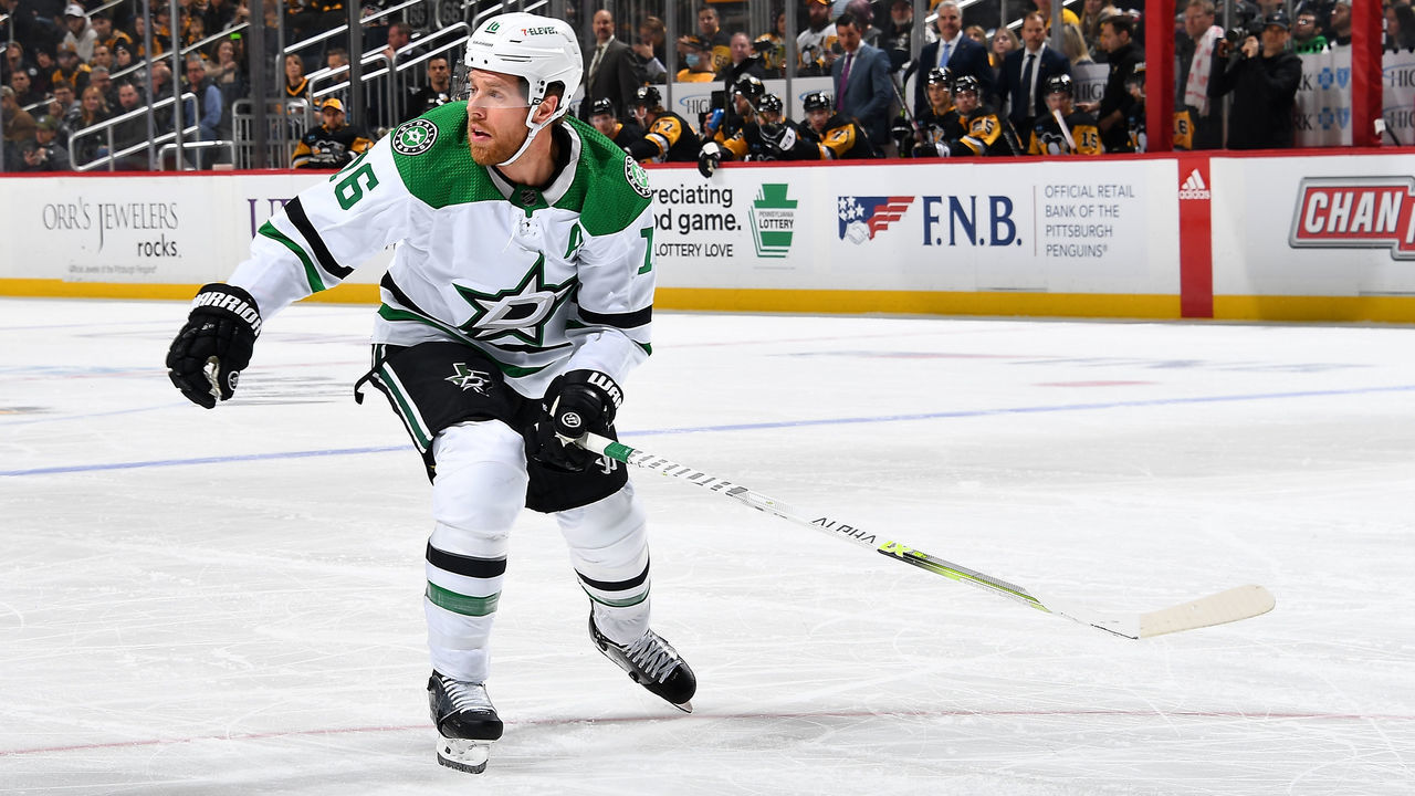 PITTSBURGH, PA - DECEMBER 12: Joe Pavelski #16 of the Dallas Stars skates against the Pittsburgh Penguins at PPG PAINTS Arena on December 12, 2022 in Pittsburgh, Pennsylvania.