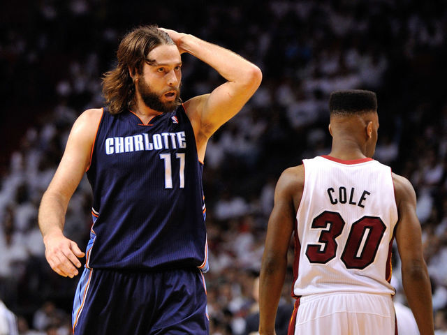 Hornets' Josh McRoberts declines player option, will be free agent