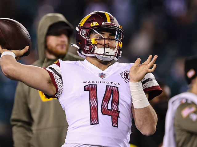 PHILADELPHIA, PA - NOVEMBER 14: Washington Commanders quarterback