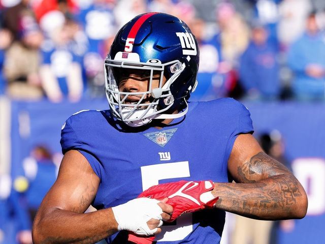 New York Giants defensive end Kayvon Thibodeaux (5) reacts against