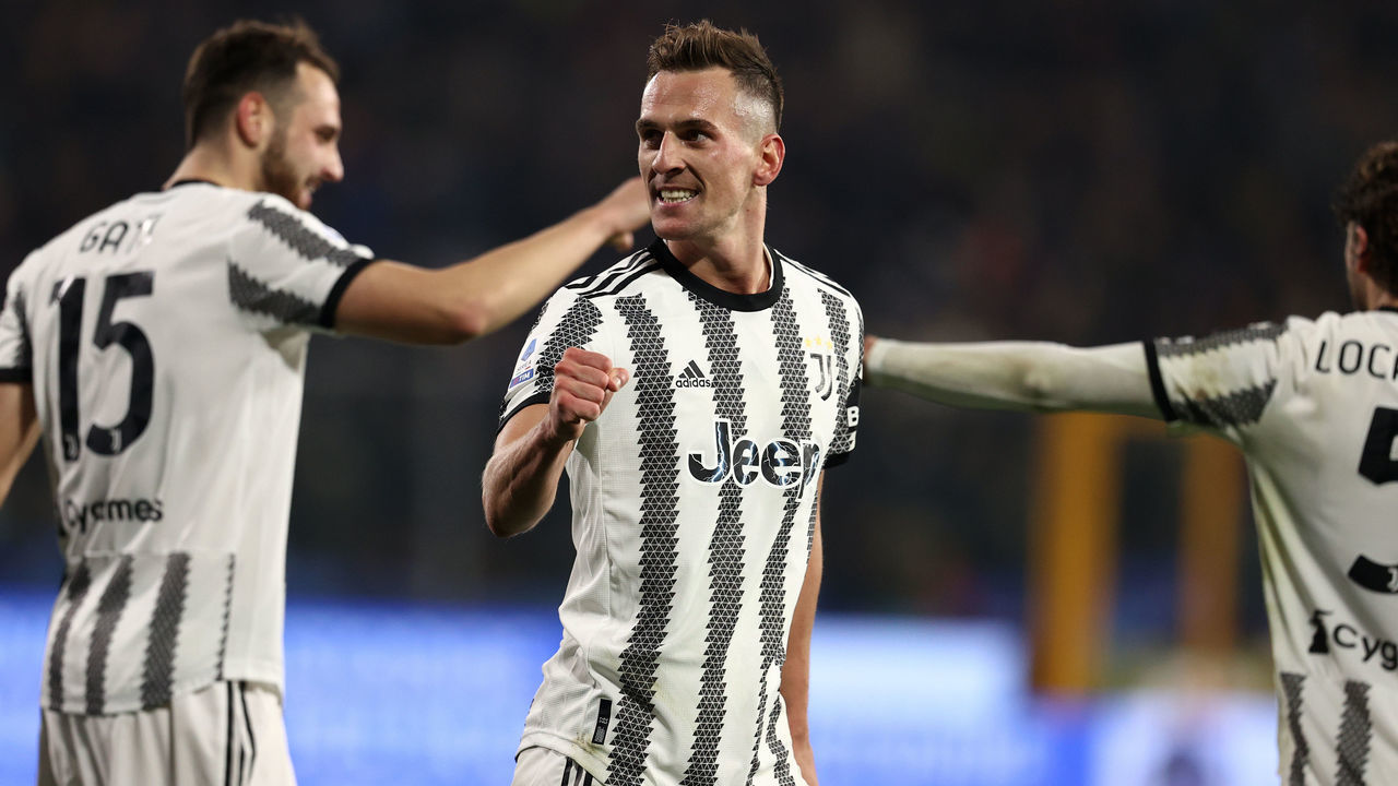 CREMONA, ITALY - JANUARY 04: Arkadiusz Milik of Juventus FC celebrates after scoring his side's first goal of the match during the Serie A match between US Cremonese and Juventus at Stadio Giovanni Zini on January 04, 2023 in Cremona, Italy.