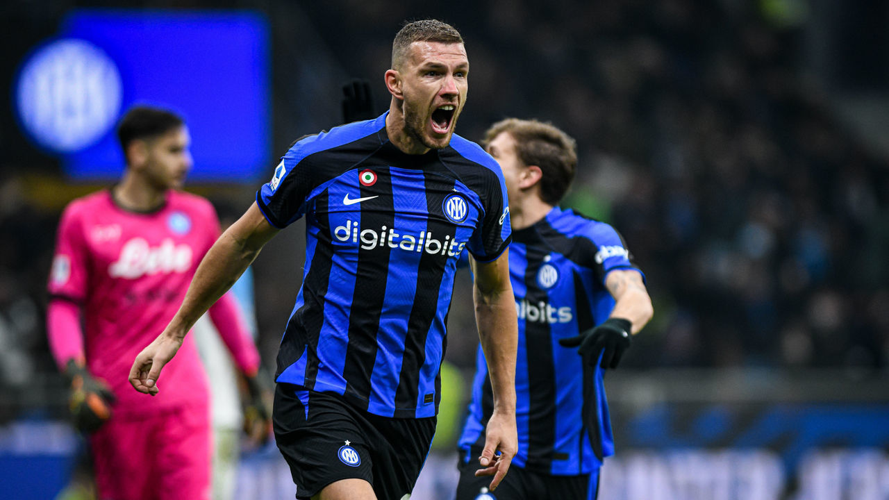 MILAN, ITALY - JANUARY 4: Edin Dzeko of FC Internazionale celebrates after scoring a goal during the Italian Serie A championship football match FC Internazionale vs SSC Napoli at San Siro Stadium in Milan, Italy on January 4, 2023