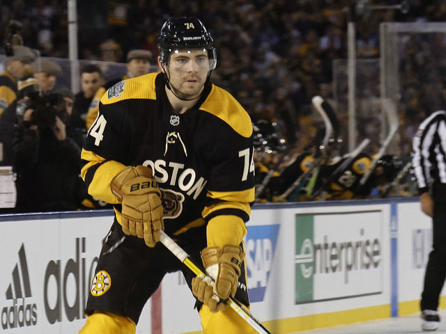 DeBrusk scores 2 in 3rd, Bruins beat Pens in Winter Classic