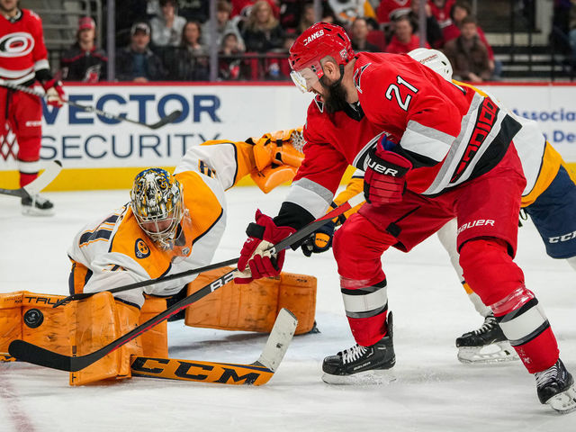 Predators Record Predators' Saros makes franchise-record 64 saves in win | theScore