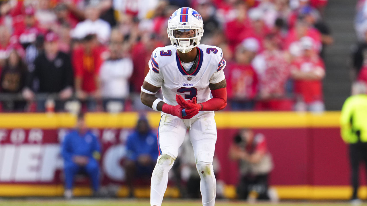 KANSAS CITY, MO - OCTOBER 16: Damar Hamlin #3 of the Buffalo Bills defends against the Kansas City Chiefs at GEHA Field at Arrowhead Stadium on October 16, 2022 in Kansas City, Missouri.