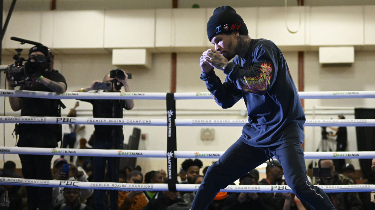 Photos: Gervonta Davis, Hector Luis Garcia - Face To Face at Presser -  Boxing News