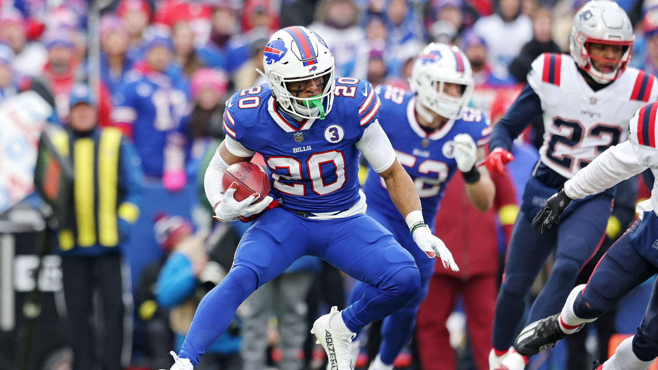 Damar Hamlin reacts to Bills kickoff return TD on first play vs. Patriots 