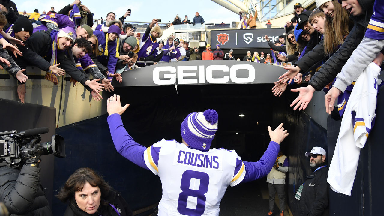 Cousins dominates first half as Vikings beat Bears 29-13