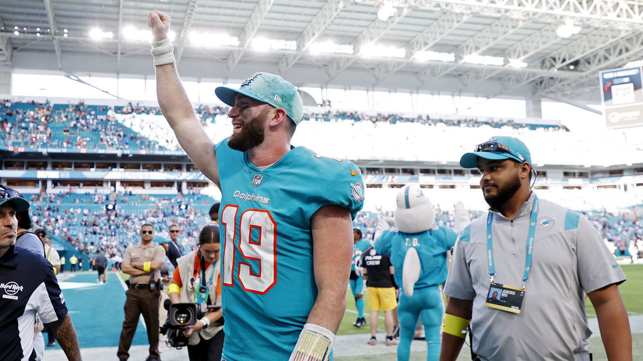 MIAMI GARDENS, FLORIDA - JANUARY 08: Skylar Thompson #19 of the Miami Dolphins celebrates after his team's 11-6 win against the New York Jets at Hard Rock Stadium on January 08, 2023 in Miami Gardens, Florida.