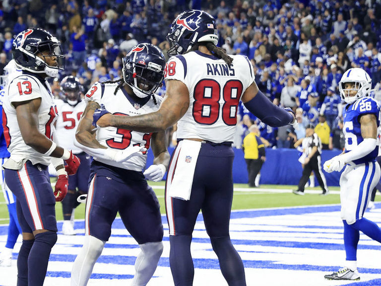 Texans rally to beat Colts 32-31 in season finale