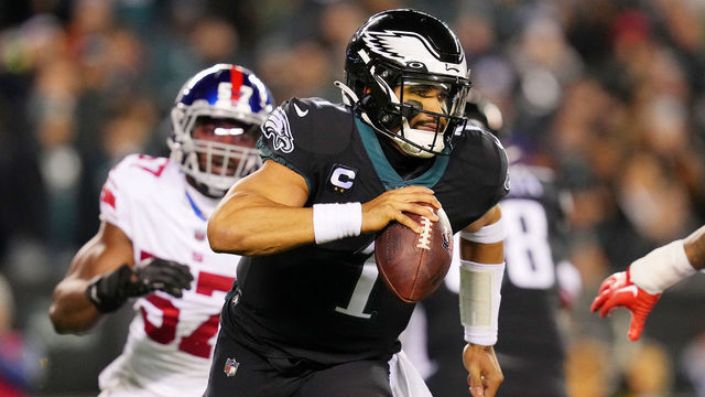 PHILADELPHIA, PENNSYLVANIA - JANUARY 08: Jalen Hurts #1 of the Philadelphia Eagles scrambles during the second quarter against the New York Giants at Lincoln Financial Field on January 08, 2023 in Philadelphia, Pennsylvania.