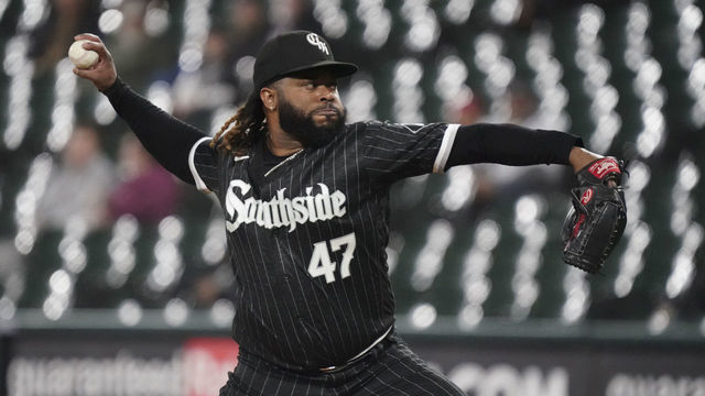 CHICAGO, ILLINOIS - OCTOBER 03: Johnny Cueto #47 of the Chicago White Sox throws a pitch against the Minnesota Twins at Guaranteed Rate Field on October 03, 2022 in Chicago, Illinois.