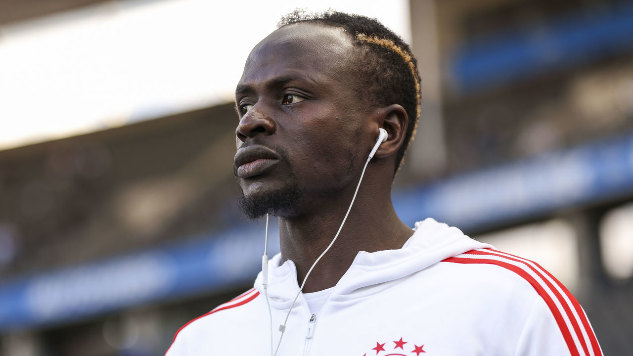 BERLIN, GERMANY - NOVEMBER 05: Sadio Mané of Bayern Munich looks on prior to the Bundesliga match between Hertha BSC and FC Bayern München at Olympiastadion on November 05, 2022 in Berlin, Germany.