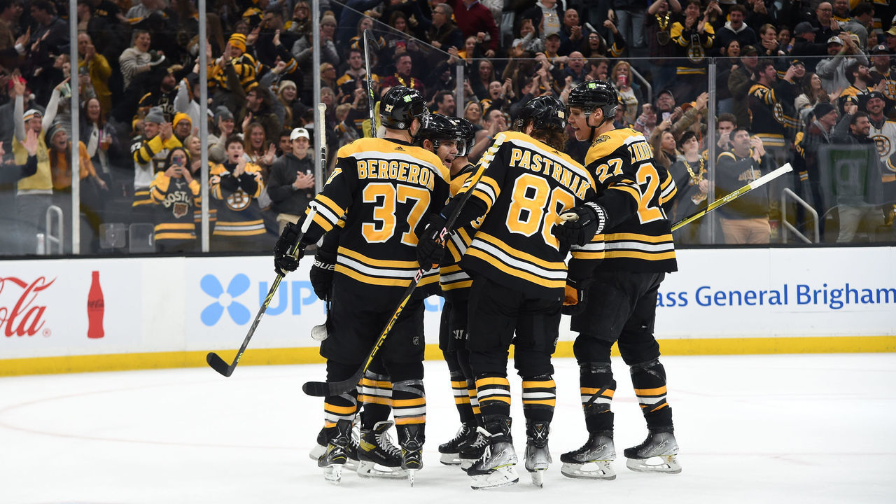 BOSTON, MASSACHUSETTS - DECEMBER 22: The Boston Bruins celebrate their second period goal against the Winnipeg Jets at the TD Garden on December 22, 2022 in Boston, Massachusetts.