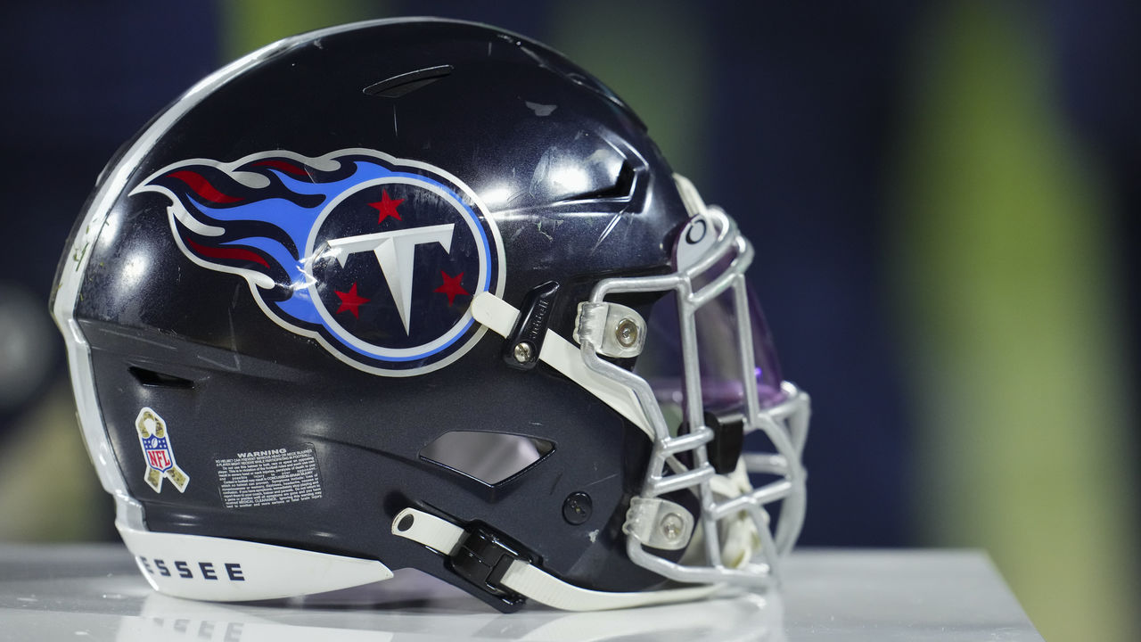 Titans hire 49ers' Carthon as general manager