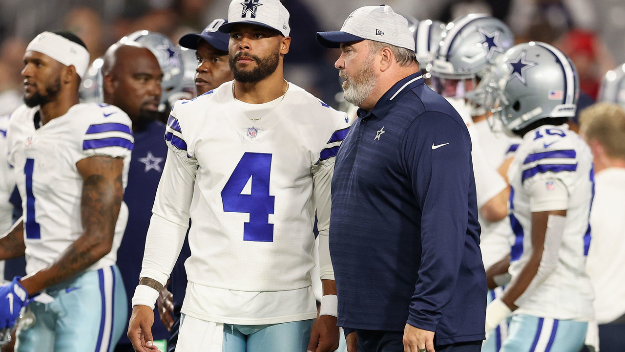 GLENDALE, ARIZONA - AUGUST 13: Quarterback Dak Prescott #4 and head coach Mike McCarthy of the Dallas Cowboys before the NFL preseason game against the Arizona Cardinals at State Farm Stadium on August 13, 2021 in Glendale, Arizona. The Cardinals defeated the Dallas Cowboys 19-16.