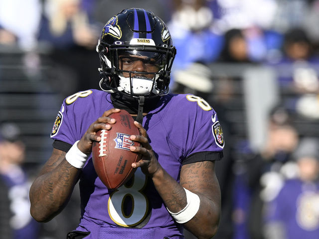 Ravens' Lamar Jackson knee injury vs. Broncos not season-ending