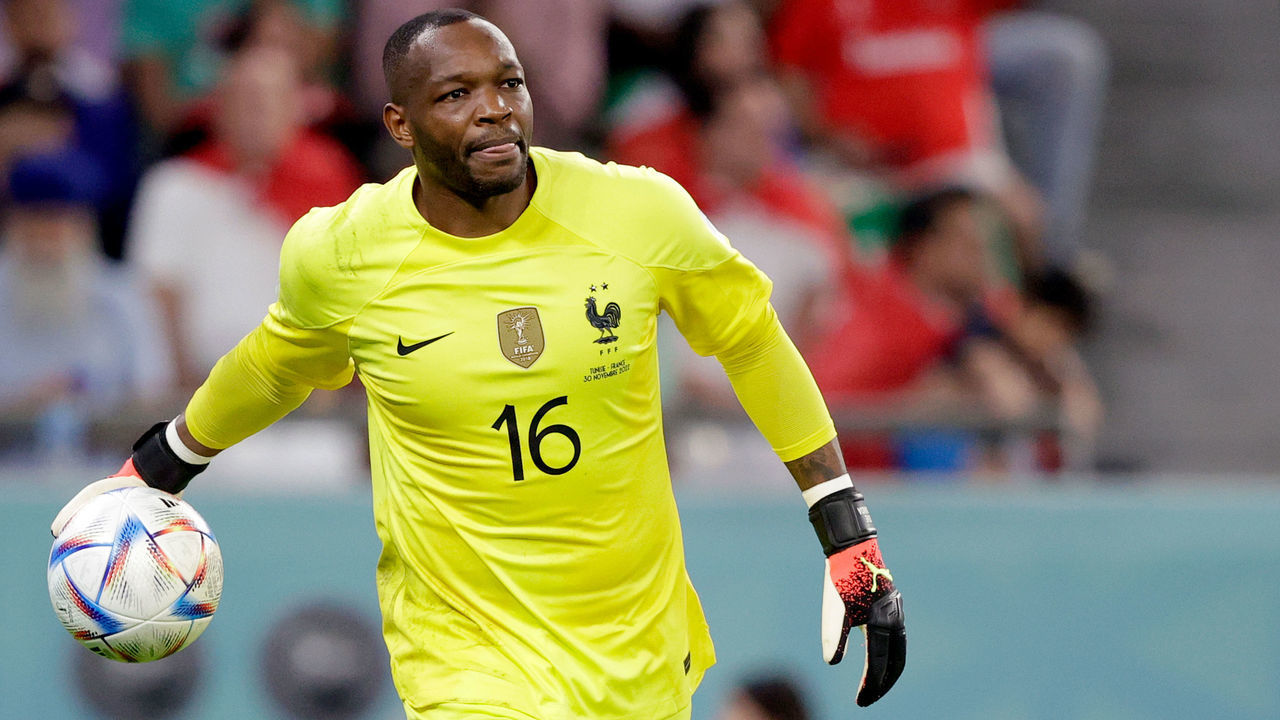 AL RAYYAN, QATAR - NOVEMBER 30: Steve Mandanda of France during the World Cup match between Tunisia v France at the Education City Stadium on November 30, 2022 in Al Rayyan Qatar