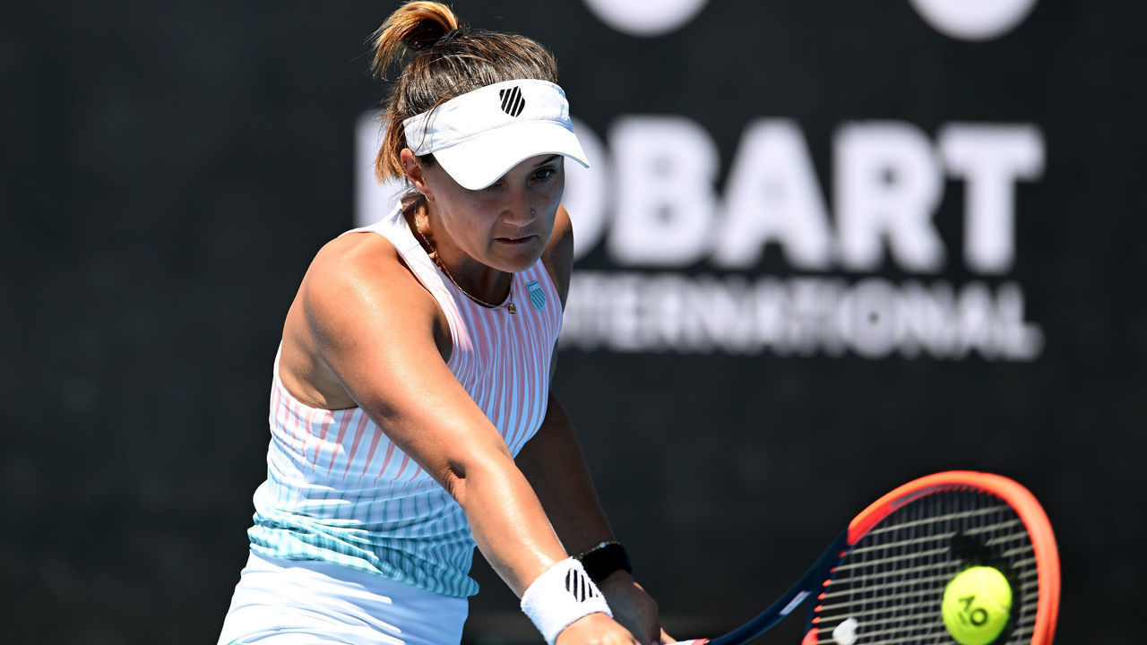 HOBART, AUSTRALIA - JANUARY 14: Lauren Davis of USA competes against Elisabetta Cocciaretto of Italy during day six of the 2023 Hobart International at Domain Tennis Centre on January 14, 2023 in Hobart, Australia.