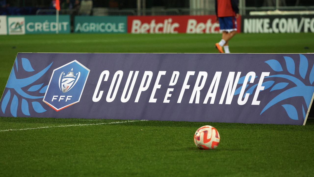 CHATEAUROUX, FRANCE - JANUARY 06: illustration screen French Cup during the French Cup match between Chateauroux BFC and Paris Saint-Germain on January 06, 2023 in Chateauroux, France.