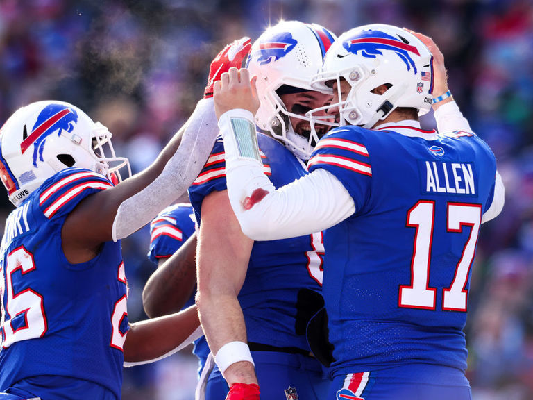 Bills Benefit From Turnovers, Then Overcome Them, to Down Dolphins - The  New York Times