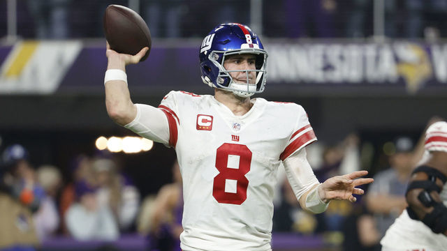 MINNEAPOLIS, MINNESOTA - JANUARY 15: Daniel Jones #8 of the New York Giants looks to pass during the first half against the Minnesota Vikings in the NFC Wild Card playoff game at U.S. Bank Stadium on January 15, 2023 in Minneapolis, Minnesota.