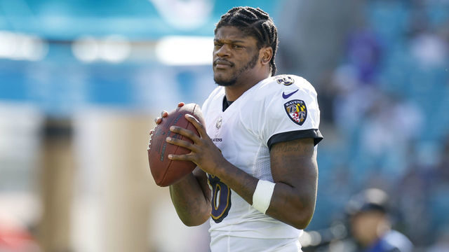 JACKSONVILLE, FL - NOVEMBER 27: Baltimore Ravens quarterback Lamar Jackson (8) during the game between the Baltimore Ravens and the Jacksonville Jaguars on November 27, 2022 at TIAA Bank Field in Jacksonville, Fl.