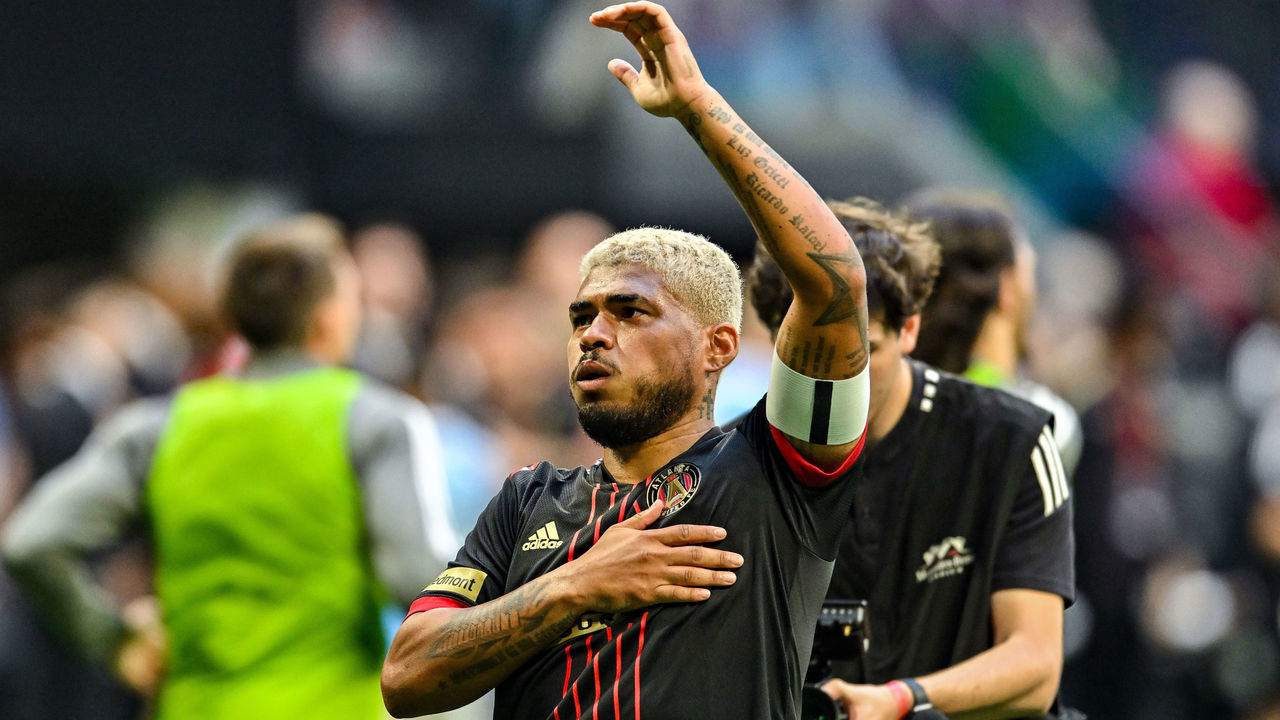 ATLANTA, GA OCTOBER 09: Atlanta forward Josef Martinez (7) acknowledges the fans following the conclusion of the MLS match between New York City FC and Atlanta United FC on October 9th, 2022 at Mercedes-Benz Stadium in Atlanta, GA.