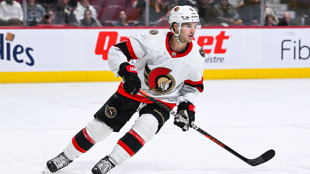 MONTREAL, QC - OCTOBER 04: Ottawa Senators center Josh Norris (9) tracks the play during the Ottawa Senators versus the Montreal Canadiens preseason game on October 04, 2022, at Bell Centre in Montreal, QC