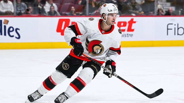 MONTREAL, QC - OCTOBER 04: Ottawa Senators center Josh Norris (9) tracks the play during the Ottawa Senators versus the Montreal Canadiens preseason game on October 04, 2022, at Bell Centre in Montreal, QC