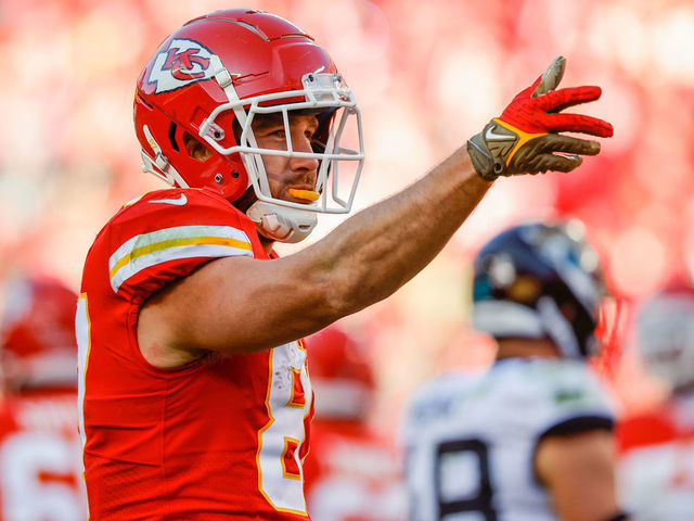 KANSAS CITY, MO - NOVEMBER 13: Travis Kelce #87 of the Kansas City Chiefs signals first down after a fourth down pass catch in the fourth quarter against the Jacksonville Jaguars at Arrowhead Stadium on November 13, 2022 in Kansas City, Missouri.