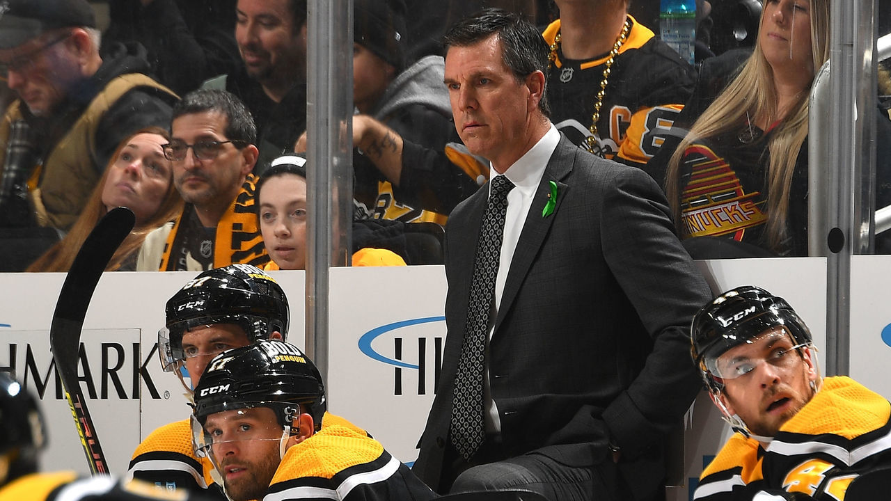 PITTSBURGH, PA - JANUARY 10: Head coach Mike Sullivan of the Pittsburgh Penguins looks on against the Vancouver Canucks at PPG PAINTS Arena on January 10, 2023 in Pittsburgh, Pennsylvania.