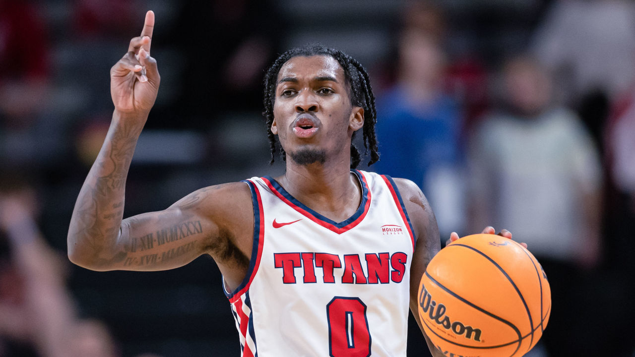 CINCINNATI, OH - DECEMBER 21: Antoine Davis #0 of the Detroit Mercy Titans brings the ball up court during the game against the Cincinnati Bearcats at Fifth Third Arena on December 21, 2022 in Cincinnati, Ohio.