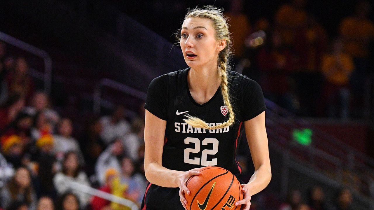 LOS ANGELES, CA - JANUARY 15: Stanford Cardinal forward Cameron Brink (22) looks to make a pass during the women's college basketball game between the Stanford Cardinal and the USC Trojans on January 15, 2023 at Galen Center in Los Angeles, CA.