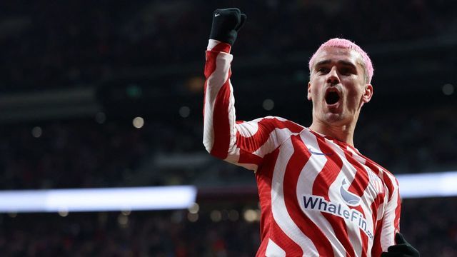 Atletico Madrid's French forward Antoine Griezmann celebrates scoring his team's second goal during the Spanish league football match between Club Atletico de Madrid and Real Valladolid FC at the Wanda Metropolitano stadium in Madrid on January 21, 2023.