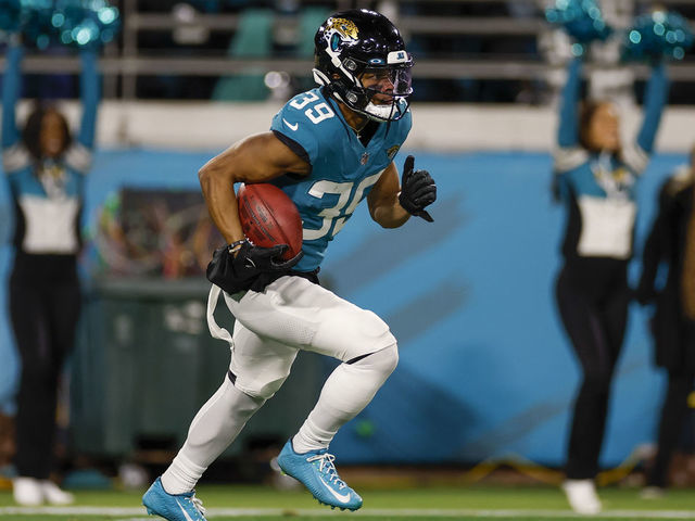 Jacksonville Jaguars wide receiver Jamal Agnew (39) returns a