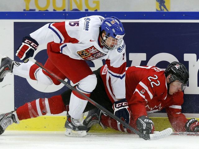 Capitals select Jakub Vrana with 13th pick