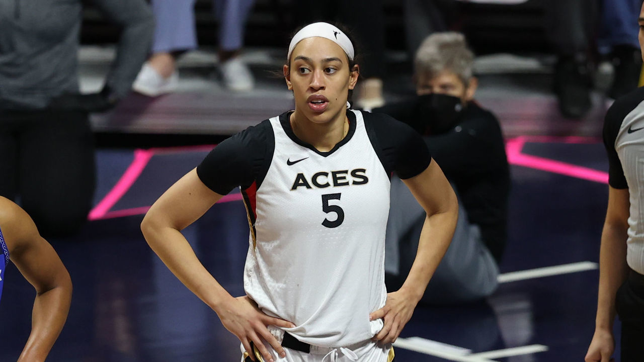 UNCASVILLE, CT - SEPTEMBER 15: Dearica Hamby #5 of the Las Vegas Aces looks on during the game against the Connecticut Sun during Game 3 of the WNBA Finals on September 15, 2022 at Mohegan Sun Arena in Uncasville, Connecticut. NOTE TO USER: User expressly acknowledges and agrees that, by downloading and/or using this Photograph, user is consenting to the terms and conditions of the Getty Images License Agreement. Mandatory Copyright Notice: Copyright 2022 NBAE