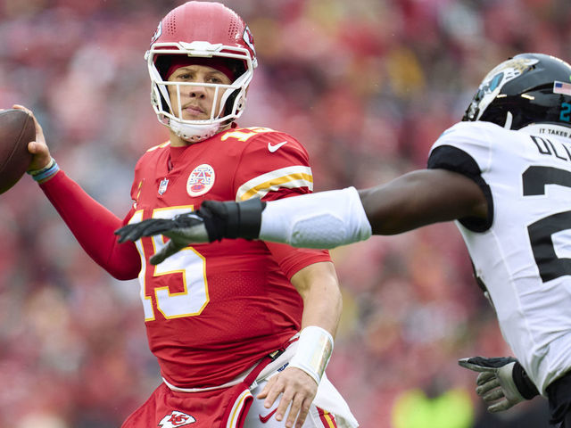 Mahomes sustained high ankle sprain in win for Chiefs