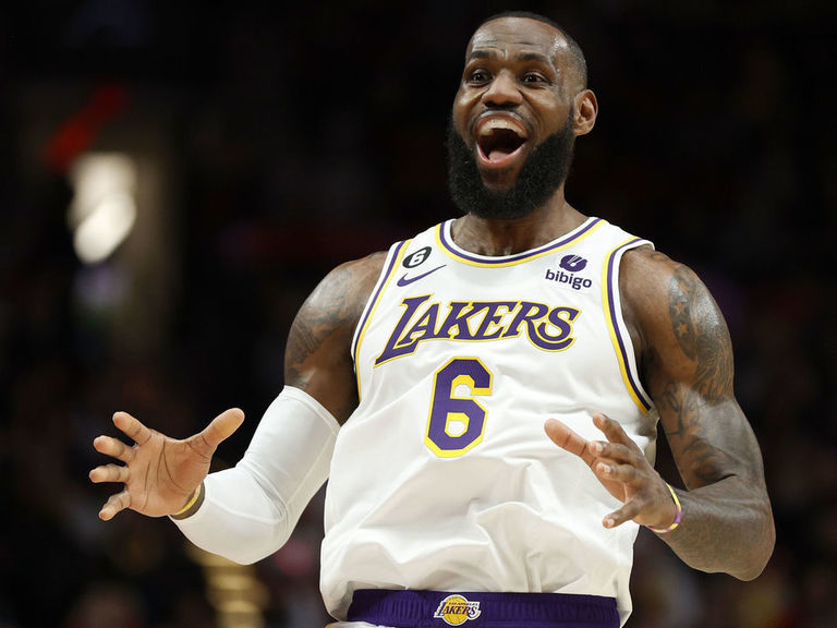 Lakers Rally, Repeat: Los Angeles comes back from 13 down to win